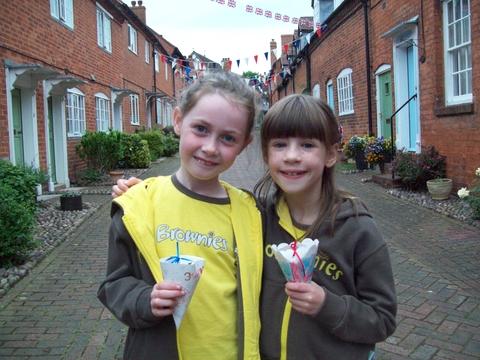 Charlotte Plumb and Anna Banks, both aged 7. Image courtesy of Stephanie Jackson.
