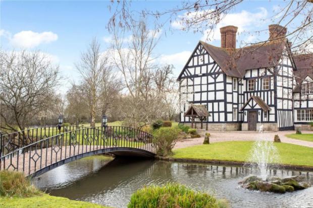 Shurnock Court is hidden in the countryside in Worcestershire