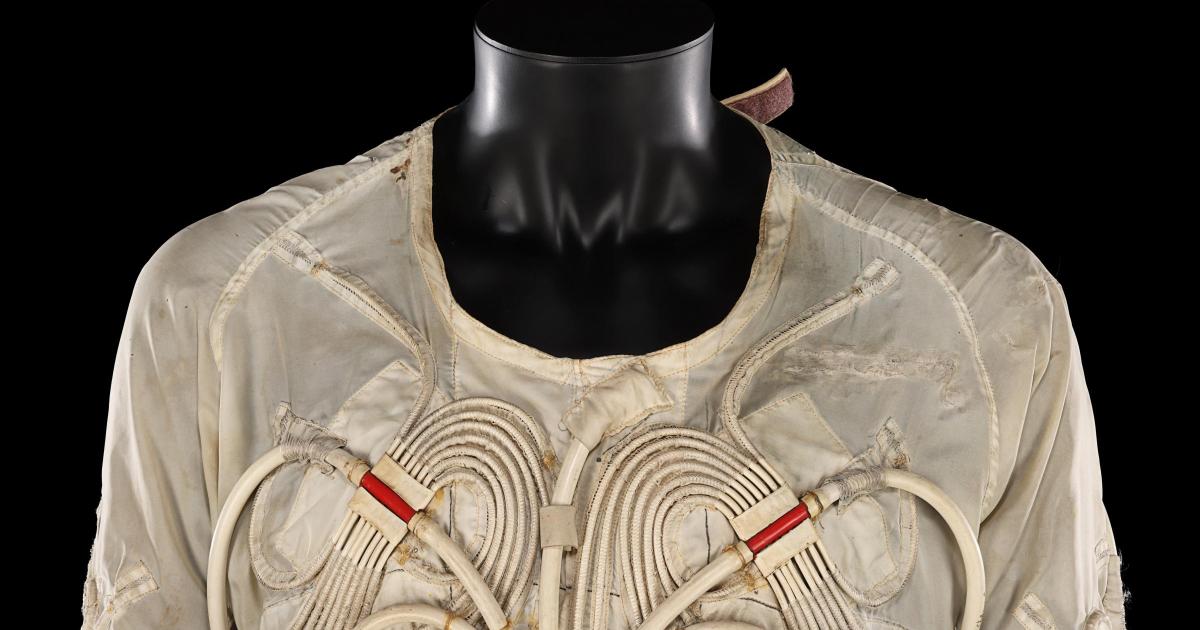 David Bowie spacesuit among music memorabilia going under the hammer - Vimarsana News